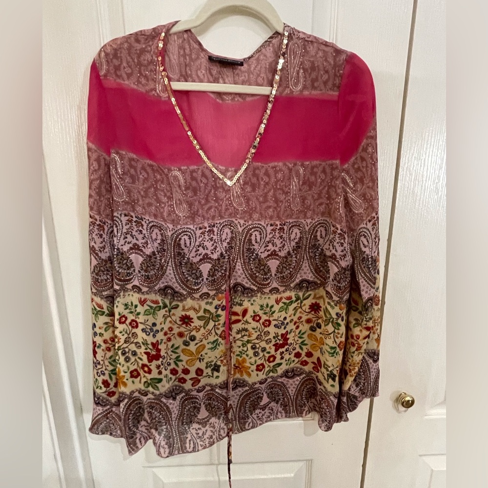 Awesome light weight long sleeve flowy top sequin detail on v neck